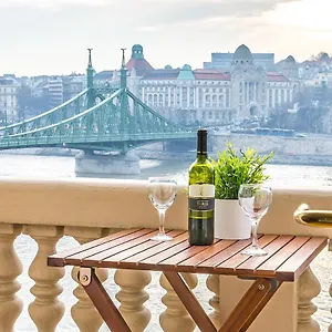 https://marble-budapest.inbudapesthotels.com